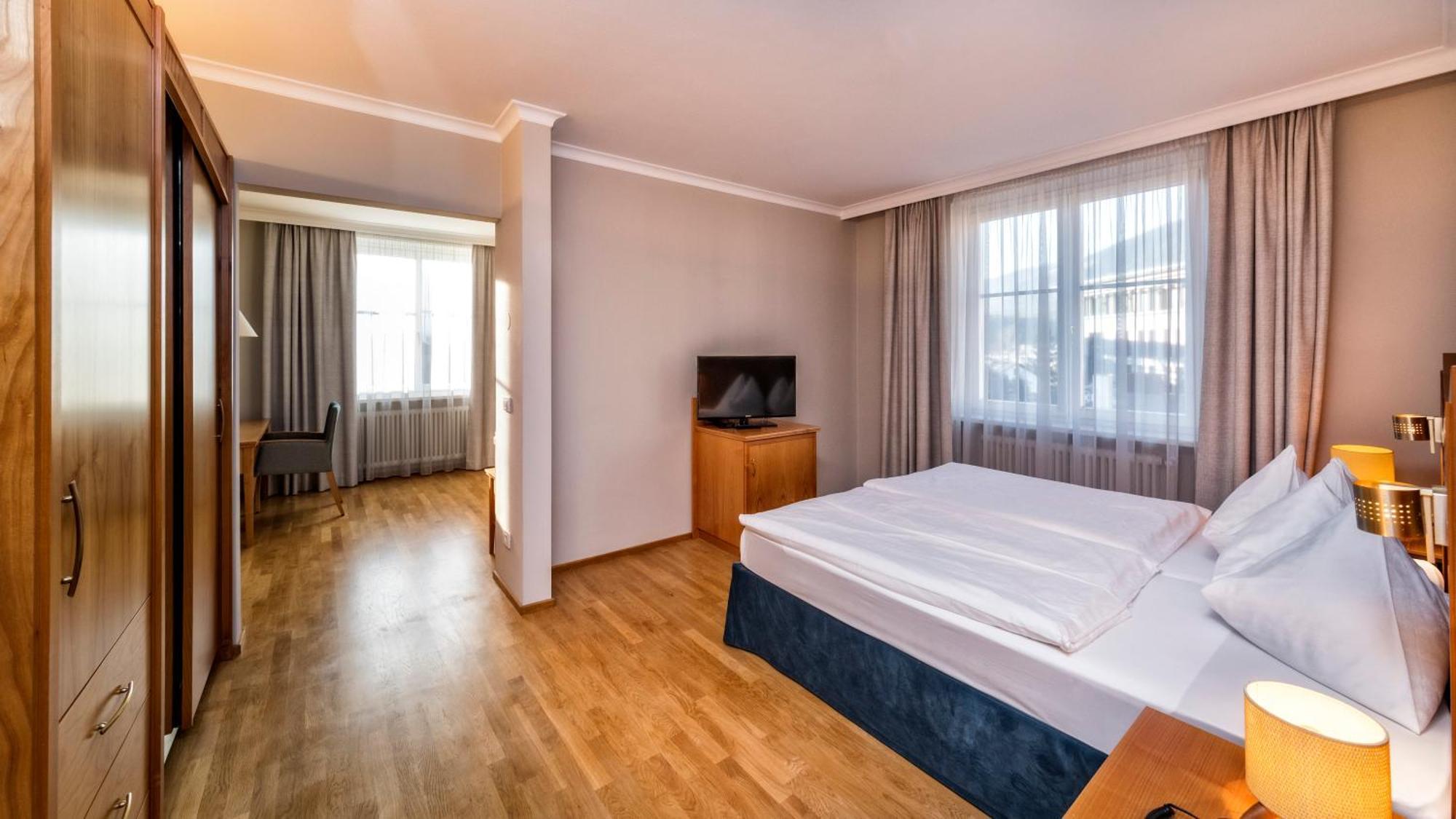 Hotel Post Alpine Cityflair Brunico Luaran gambar