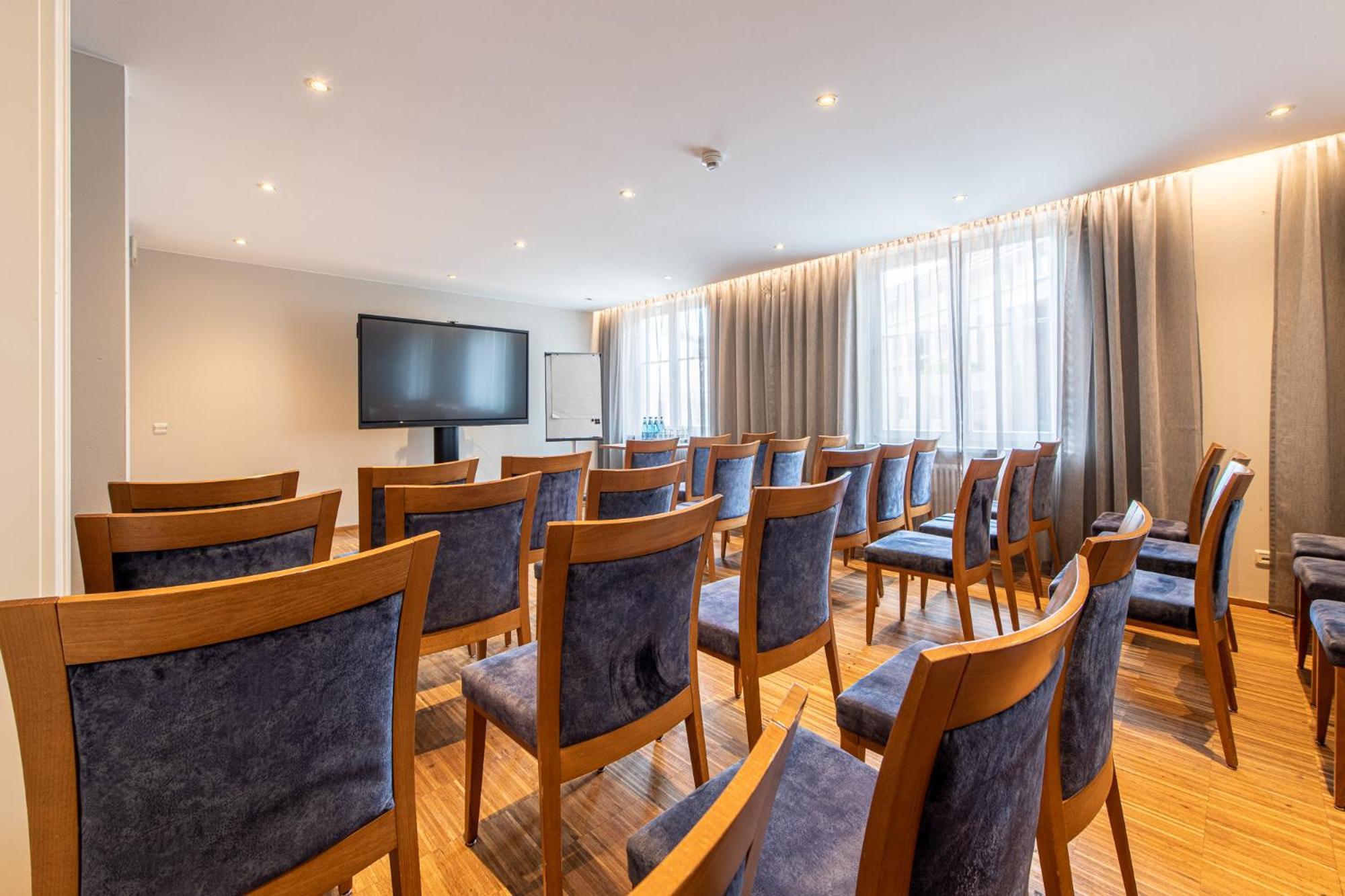 Hotel Post Alpine Cityflair Brunico Luaran gambar